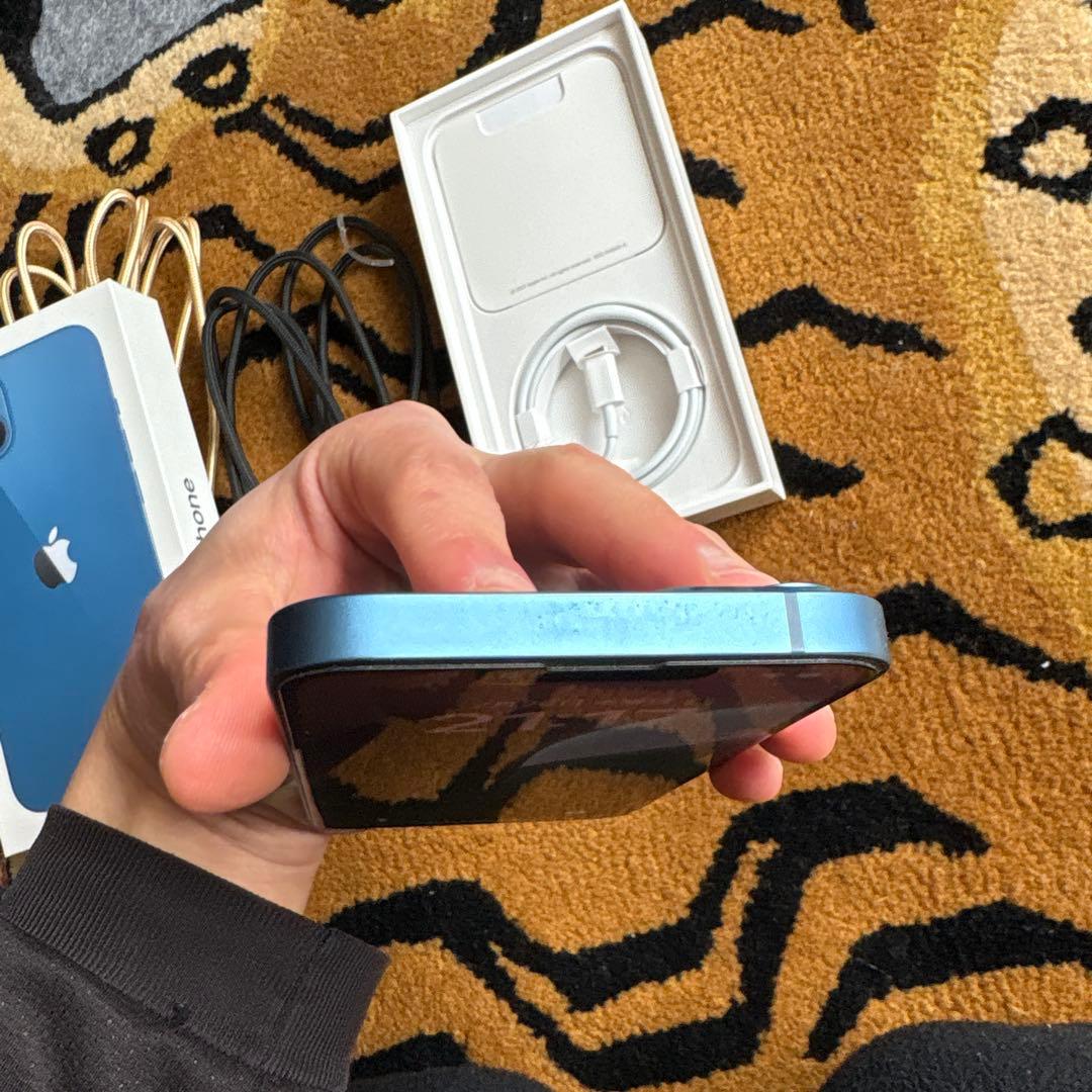 Apple iPhone 13 ライトブルー　水色 本体　128gb