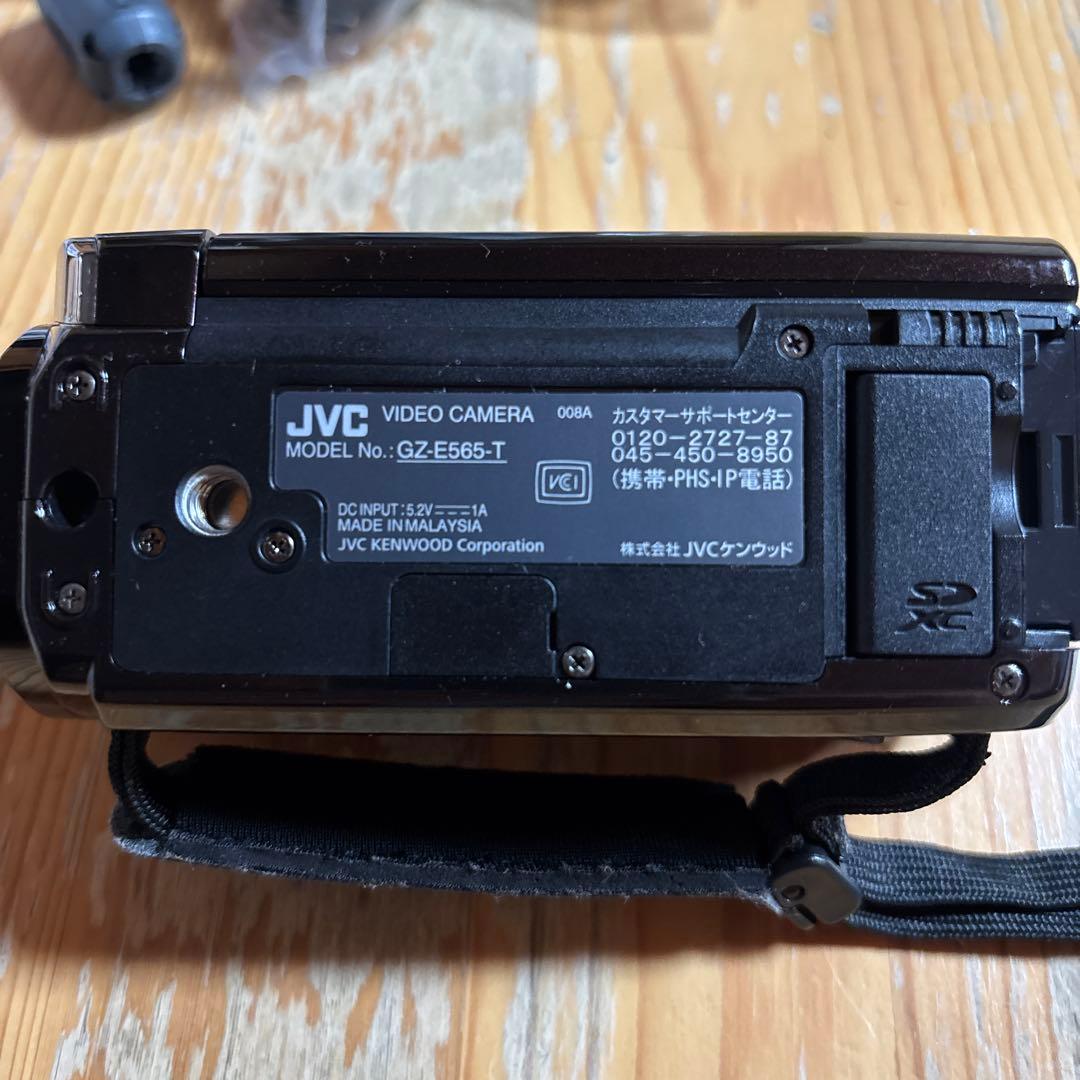 JVCビデオカメラ エブリオ　GZ-565-T ブラウン