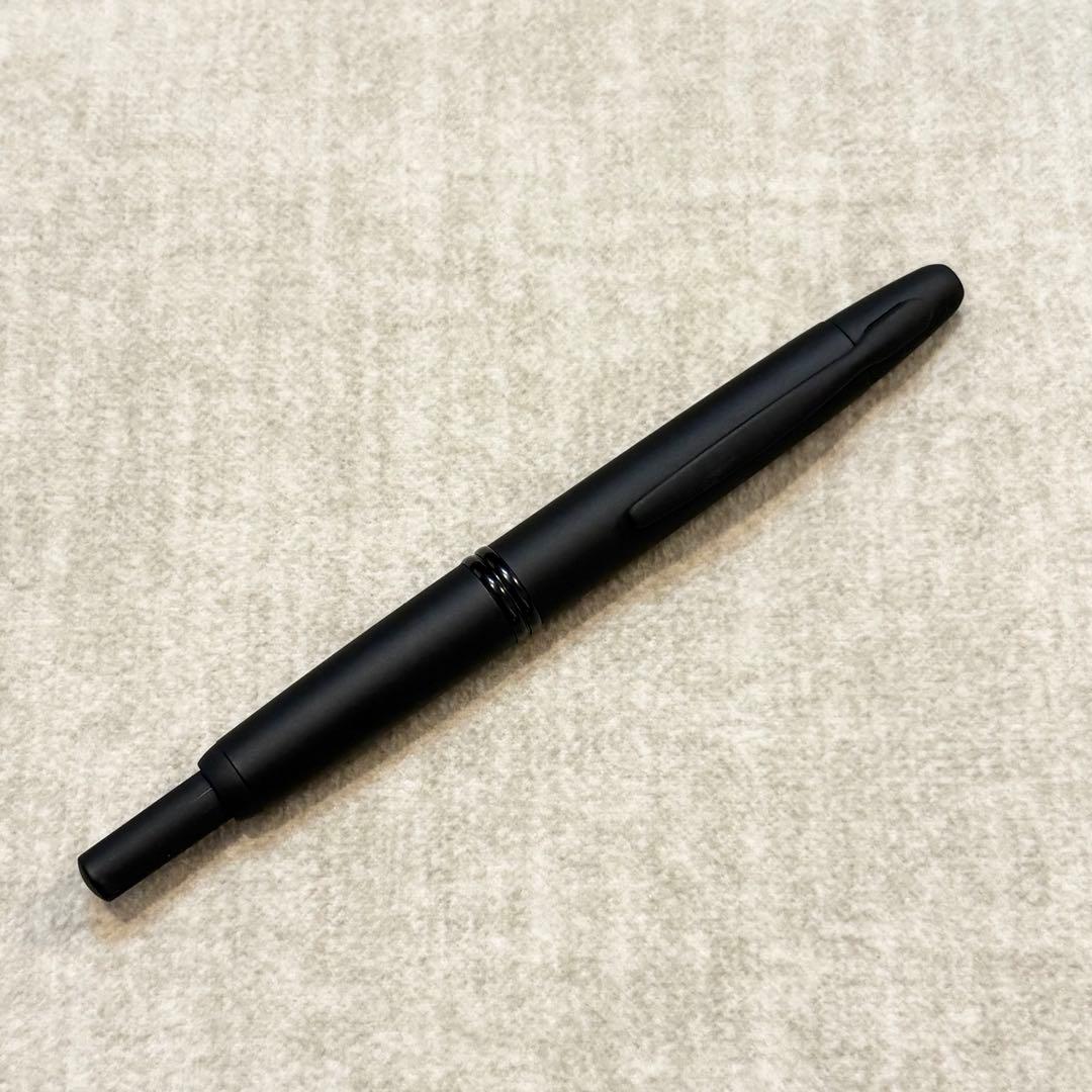 PILOT キャップレス万年筆　マットブラック　F 細字