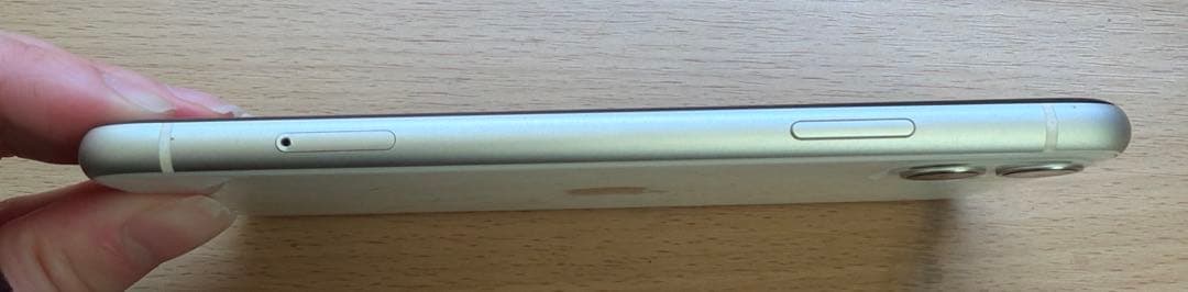 【値下げ済み】iPhone 11 128GB ホワイト　simフリー　初期化済み