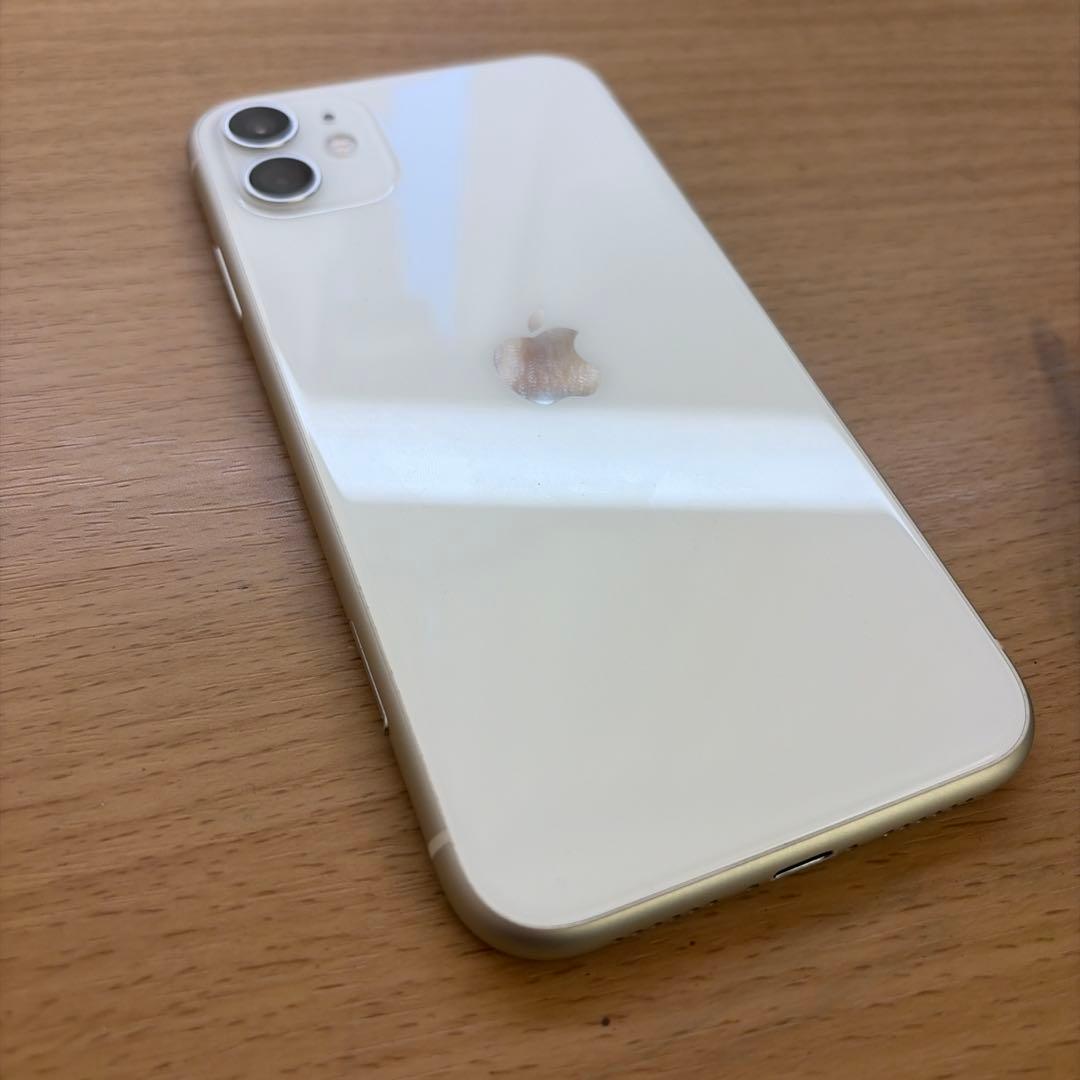 【値下げ済み】iPhone 11 128GB ホワイト　simフリー　初期化済み
