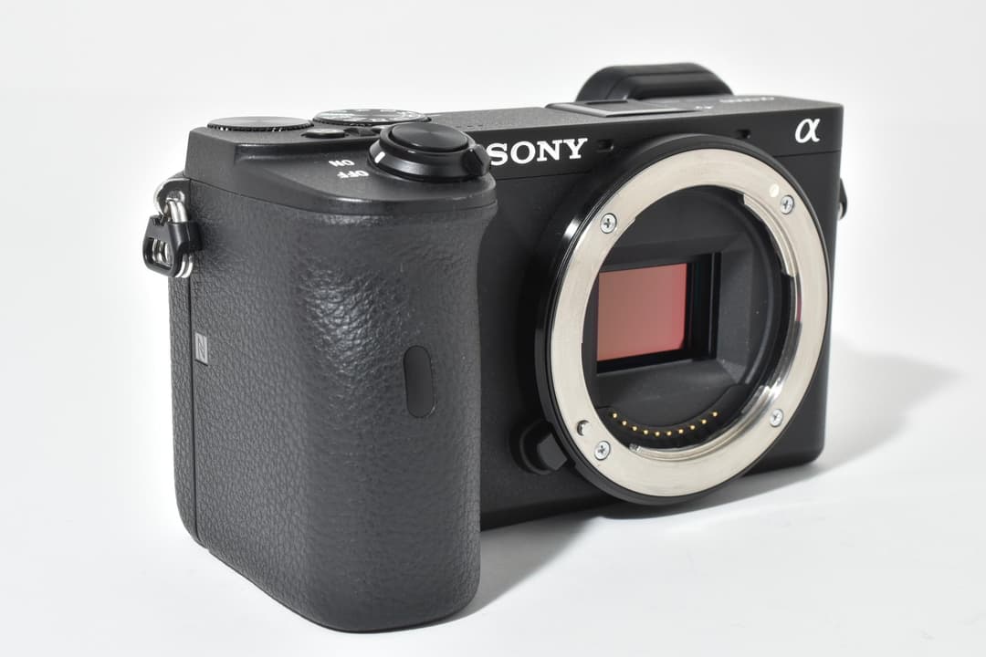 ■ほぼ新品■ ソニー α6600 ミラーレス #D087