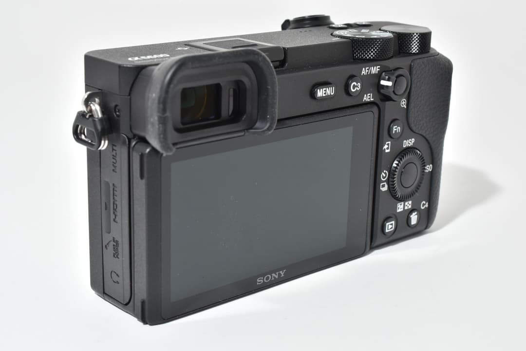 ■ほぼ新品■ ソニー α6600 ミラーレス #D087