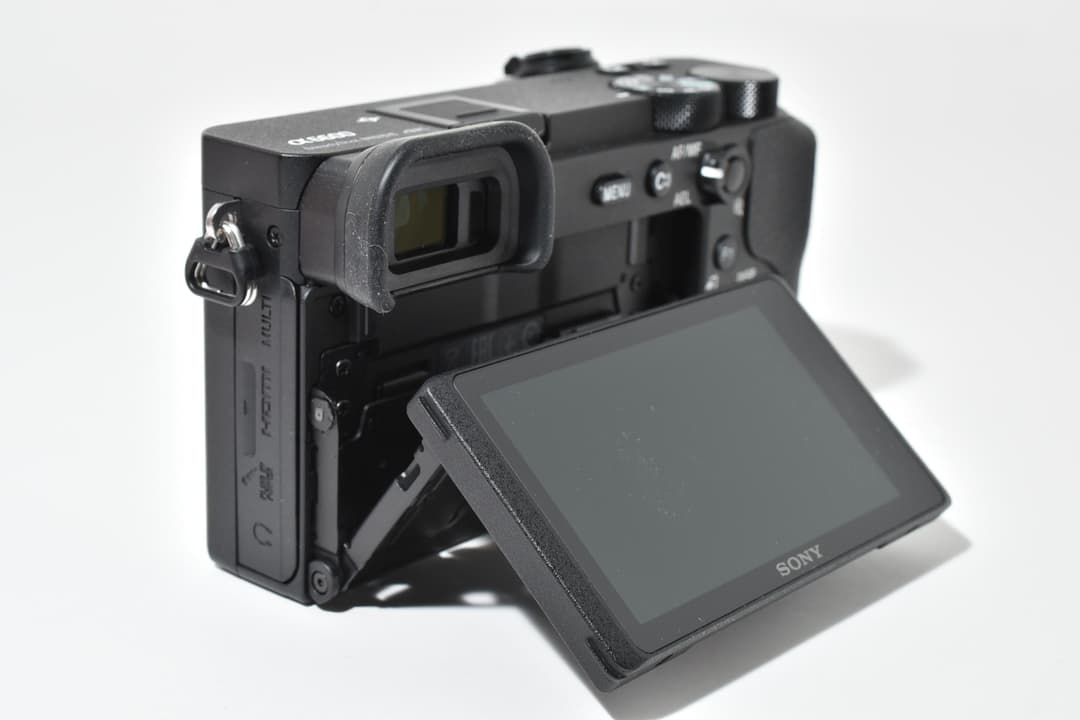■ほぼ新品■ ソニー α6600 ミラーレス #D087