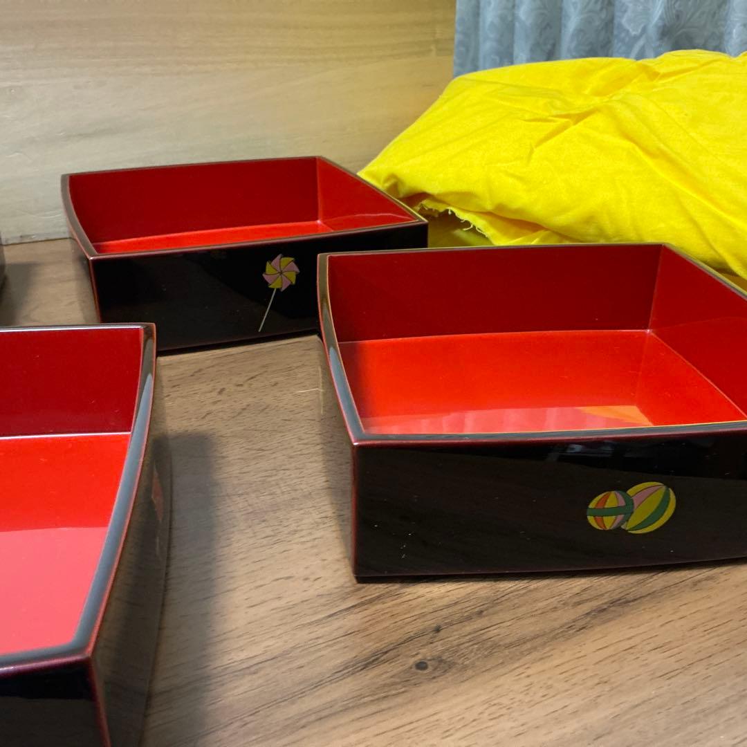 輪島塗　小重弁当　5客　中島　九香　中古　(小重・弁当箱)