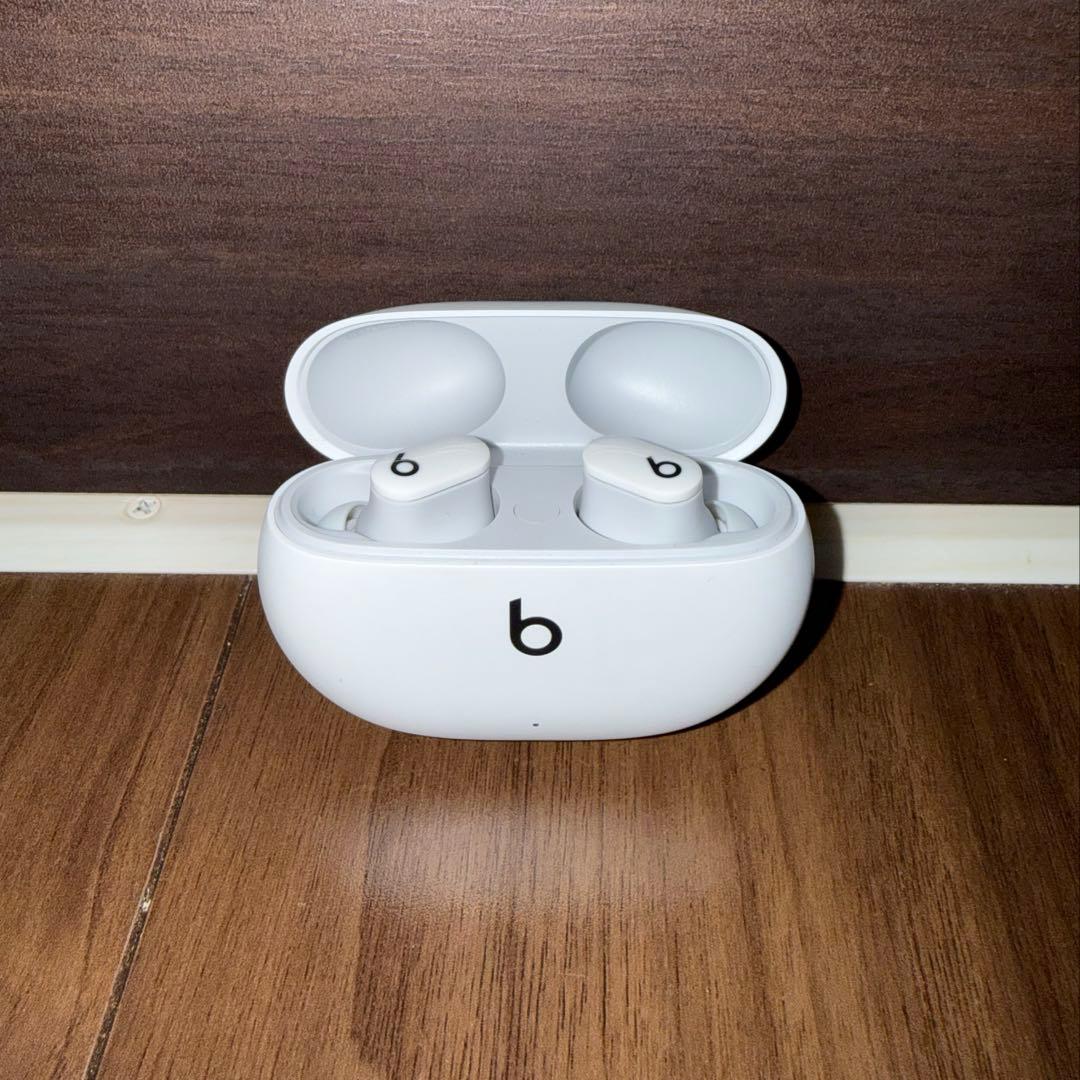 【美品】Beats Studio Buds ホワイト ANC ワイヤレスイヤホン