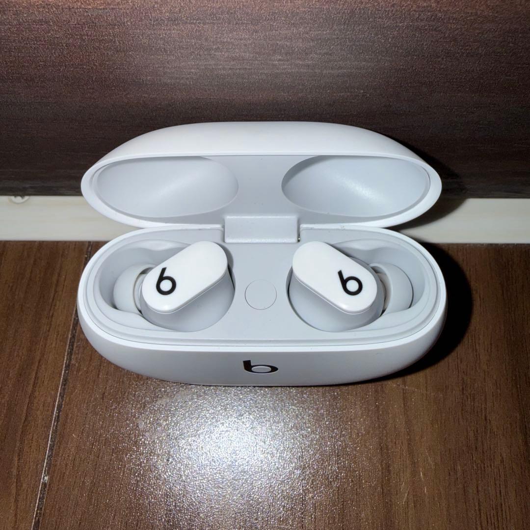 【美品】Beats Studio Buds ホワイト ANC ワイヤレスイヤホン