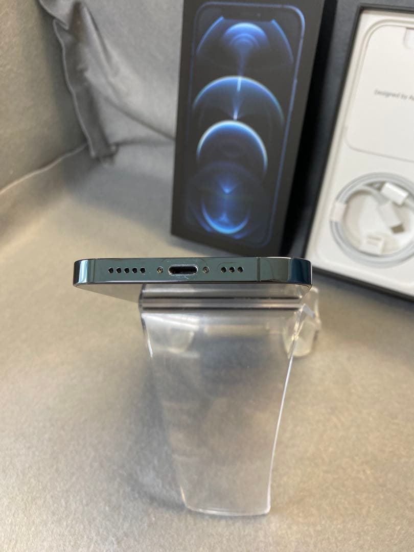 美品　国内版　SIMフリー　iPhone12Pro 256Gブルー色