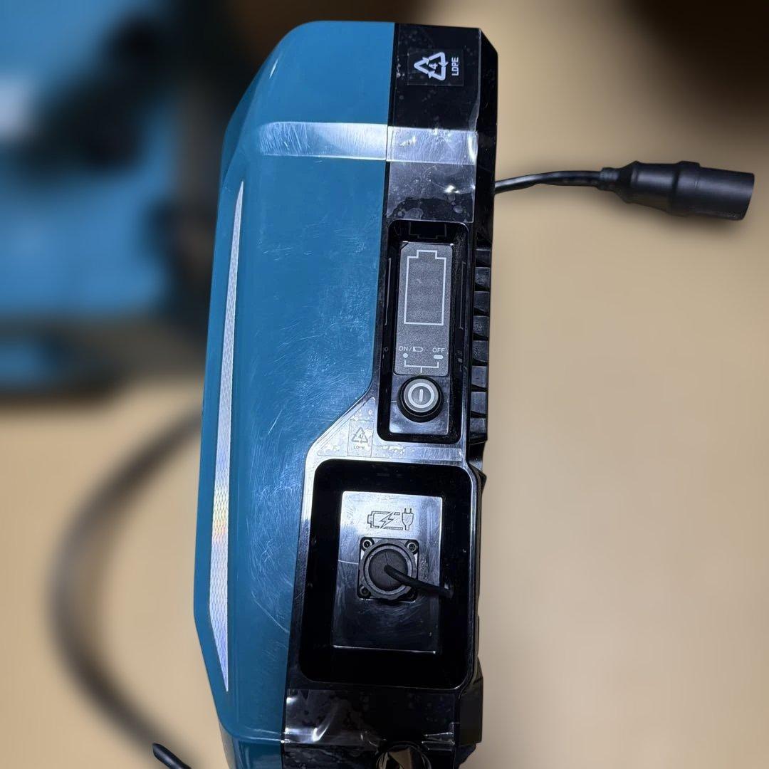 Makita ポータブル電源　バッテリー