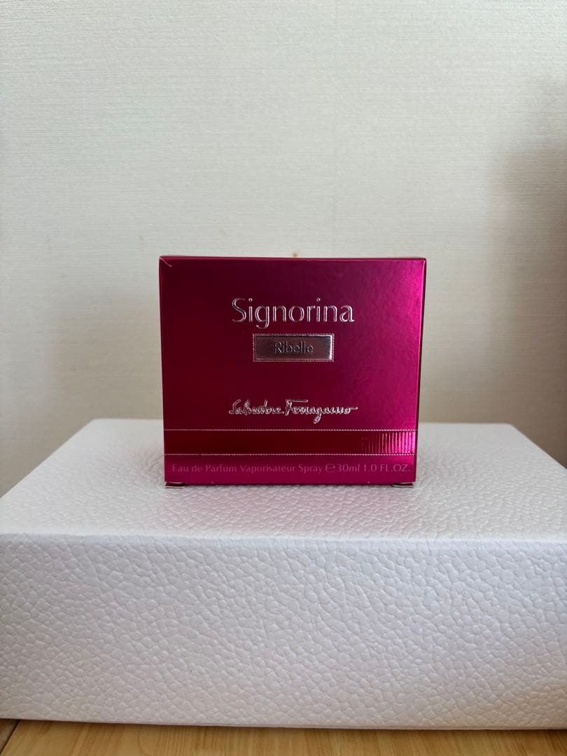 香水(女性用) Salvatore Ferragamo Signorina 50ml