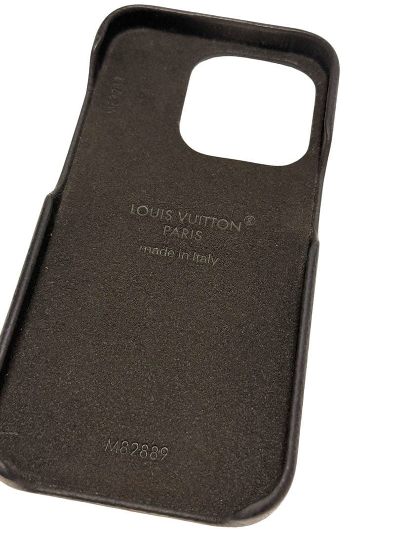 極美品☆ルイヴィトン M82889 iPhone 15pro レザー　バンパー