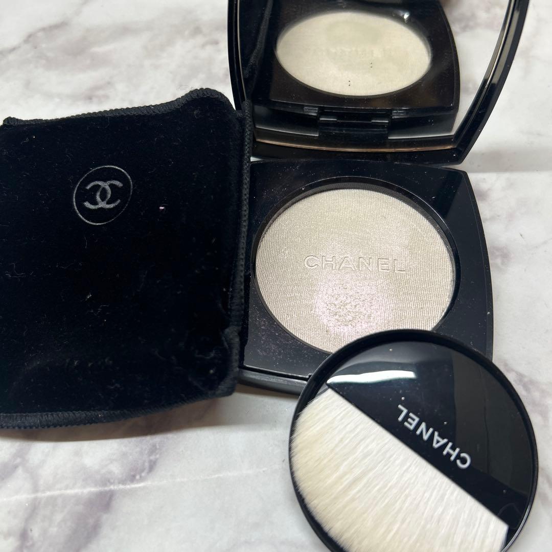 CHANEL プードゥル ルミエール 40 - ホワイト オパール