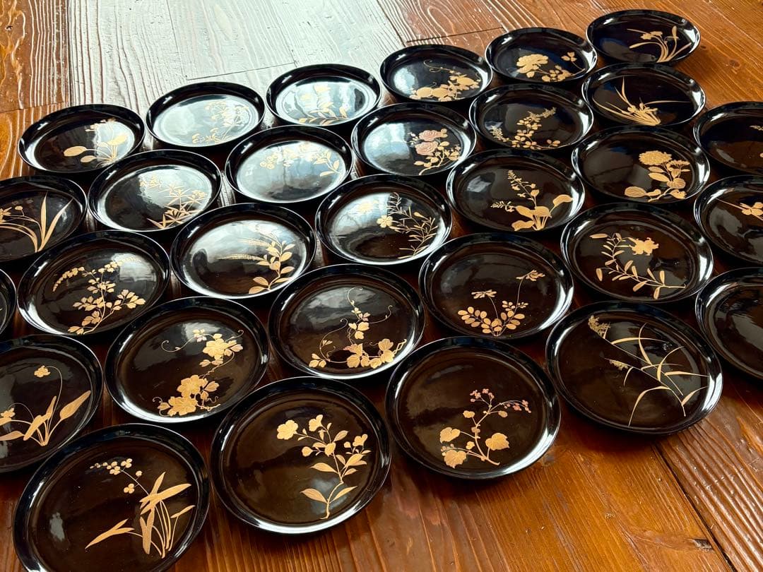 全31客図替り 天然木製漆器 黒塗 草花蒔絵 6寸 木皿 菓子盆 木箱付