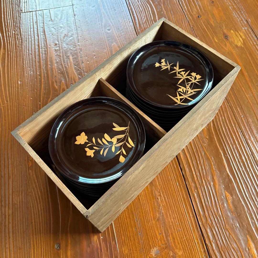 全31客図替り 天然木製漆器 黒塗 草花蒔絵 6寸 木皿 菓子盆 木箱付