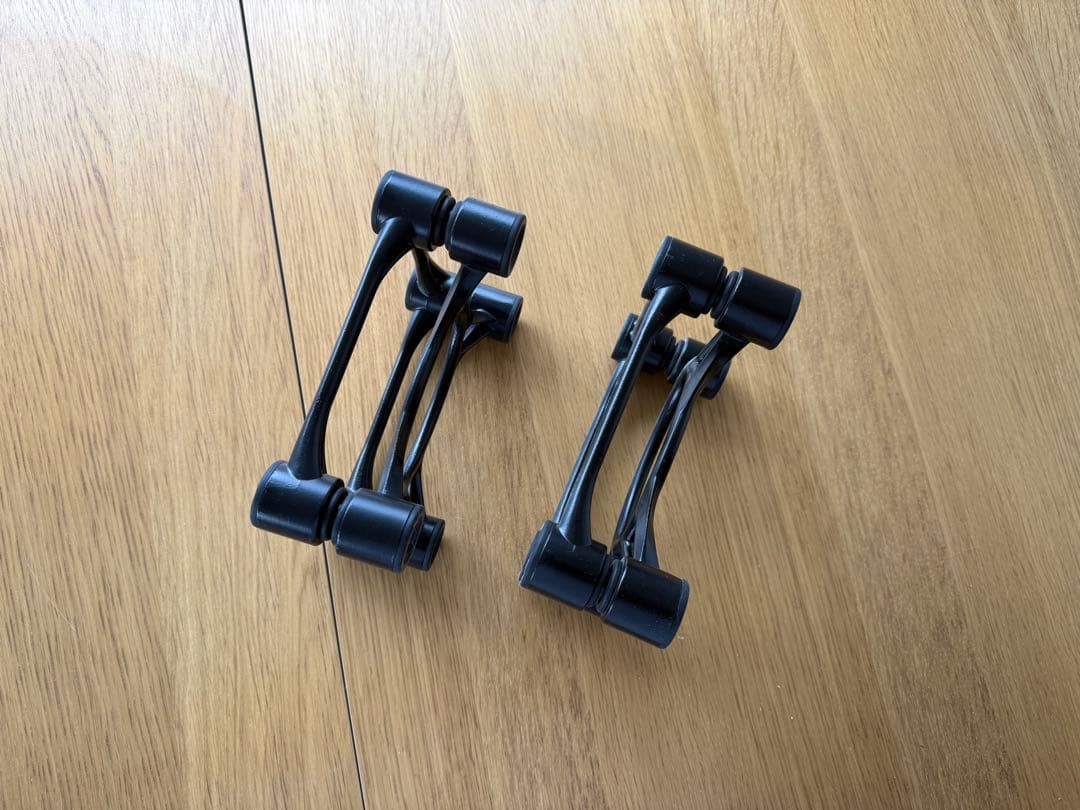 ISO Acoustics/Aperta Black スピーカースタンド　ペア