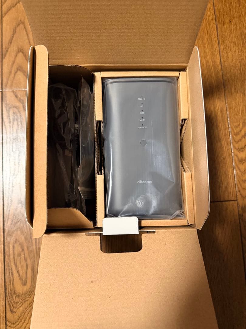 【極美品】 1度開通処理のみ docomo 5G HR02