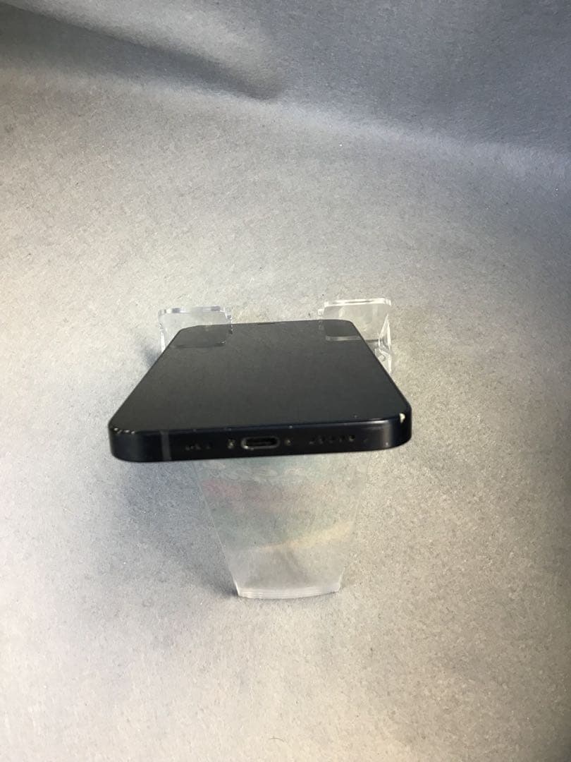 中古　国内版 SIMフリー iPhone12 64GB ブラック色