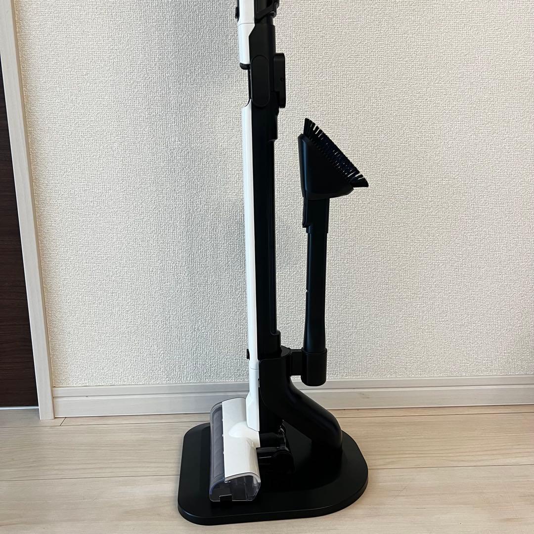 美品　Hearten J1D 掃除機　自立式　軽量　白黒