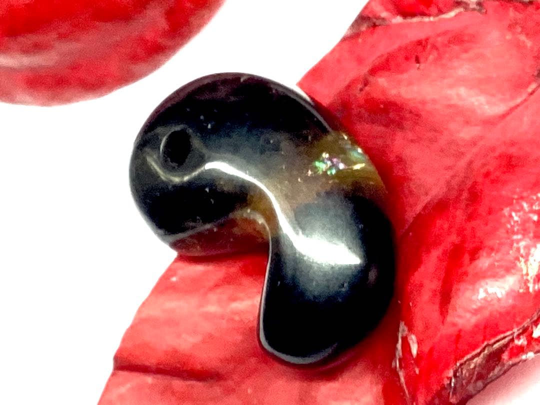 ✳メルカリ初出品‼️レモンスモーキー水晶勾玉 ルチル*虹入り　皆無の1個 本物保証