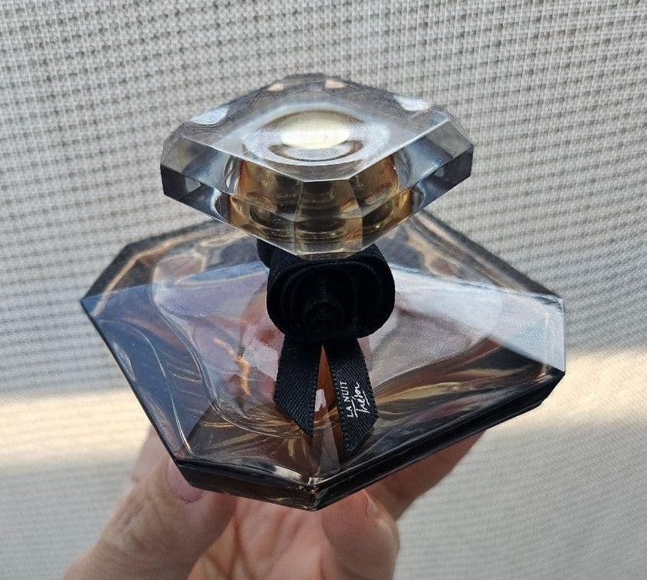 （再販売）ランコム　オードパルファム　香水　ラニュイトレゾア