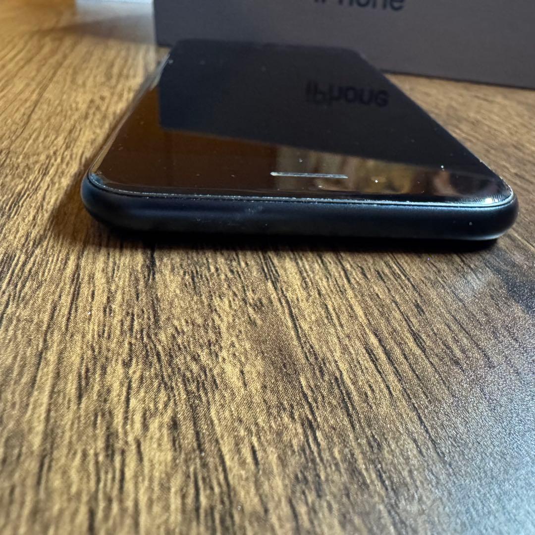 Apple iPhone SE 第３世代 ミッドナイト 64GB 82% 美品