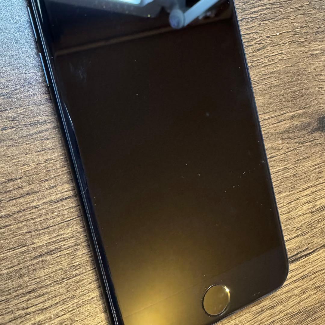 Apple iPhone SE 第３世代 ミッドナイト 64GB 82% 美品