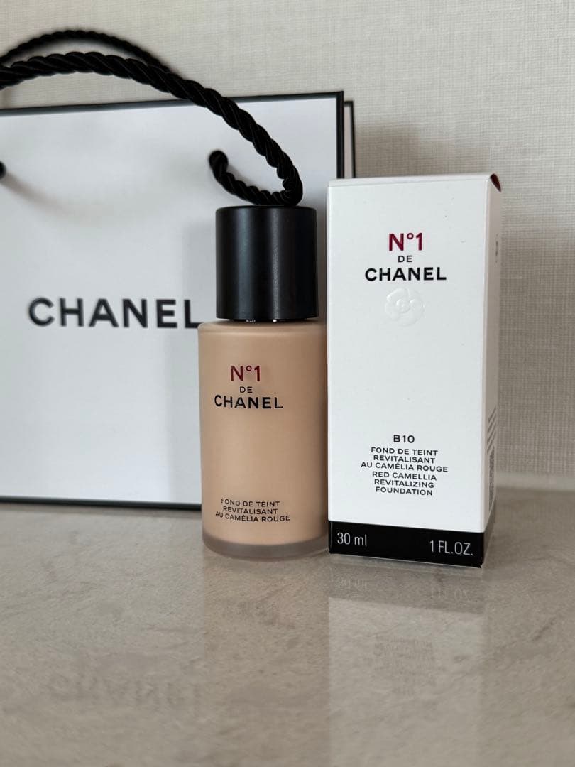 CHANEL N°1 de CHANEL リキッドファンデーション B10 10