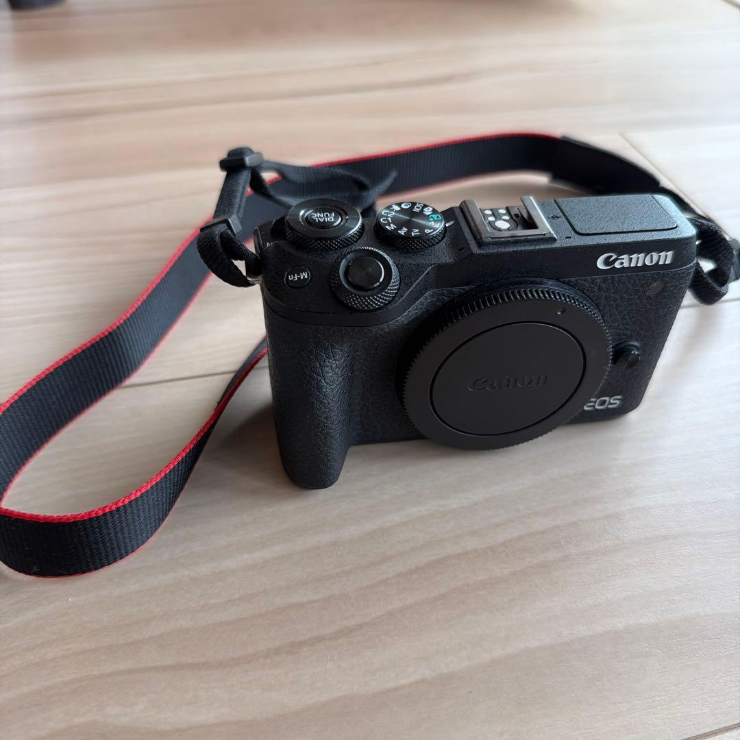 CANON EOS M6Mark Ⅱ（ボディ+単焦点レンズ）
