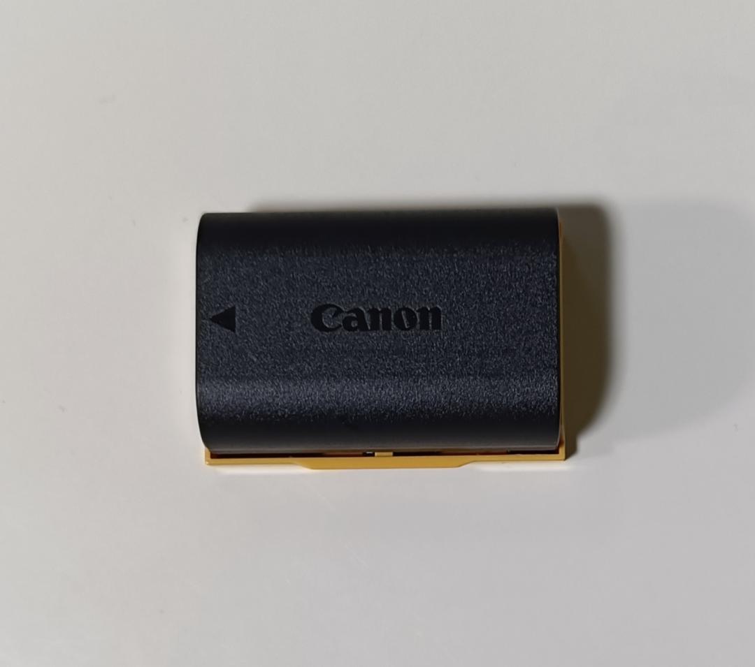 Canon EOS 7D Mark II【外箱、付属品すべて有り】オマケ5つ付き