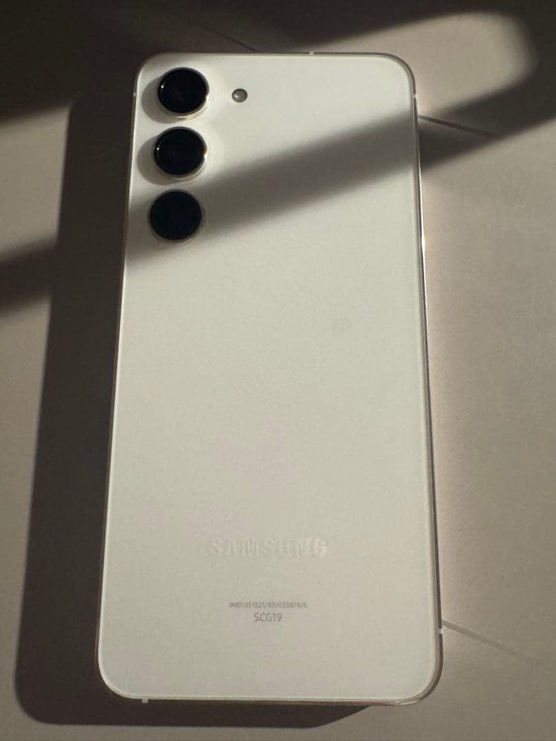 Samsung Galaxy S23 SCG19 ホワイト