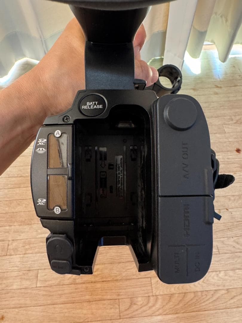 SONY HXR-NX100 ビデオカメラ/マイク/充電器/中古品