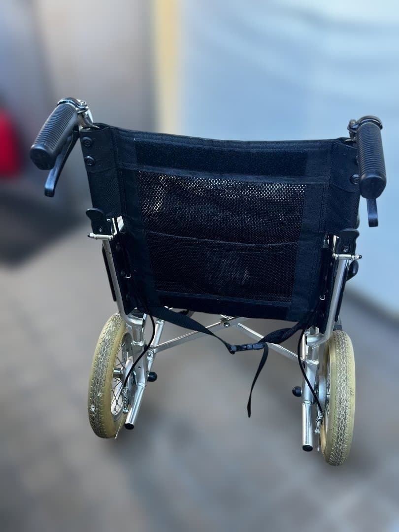 ＜24h以内に発送＞カドクラ　介助用車椅子