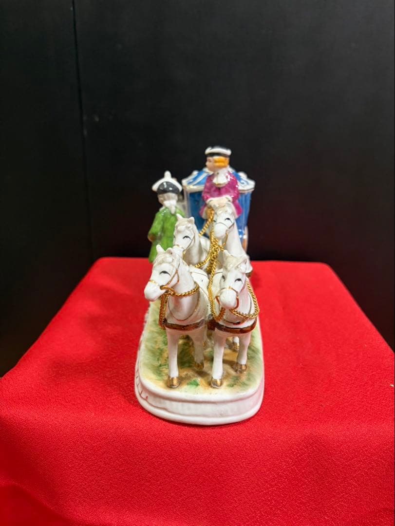 ４頭立て馬車 レース衣装貴婦人 紳士 馬車