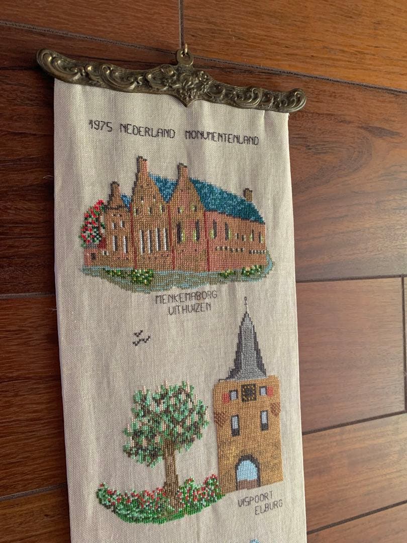 蚤の市　手刺繍　クロスステッチ　タペストリー　遺跡　城