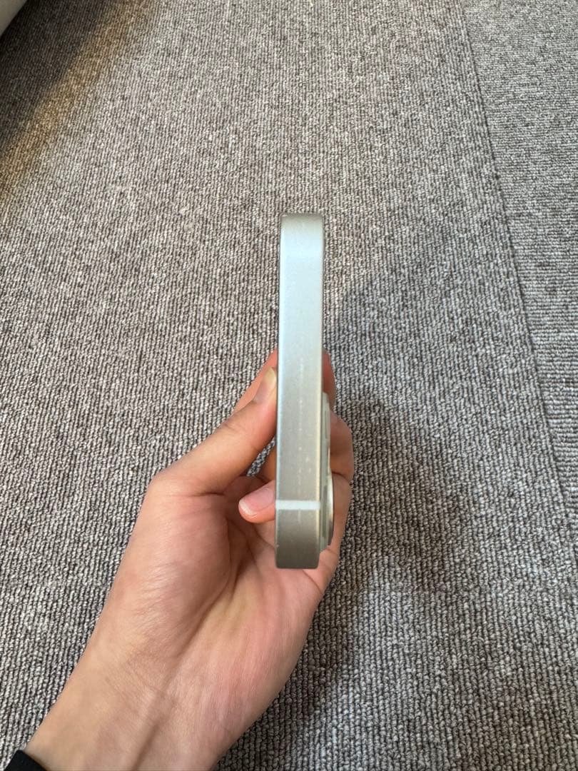 iPhone 13 mini 本体128GB SIMフリー　スターライト