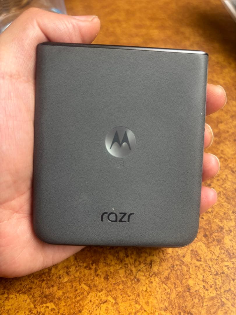 motorola razr 50s 8GB/256GB/6.7インチ