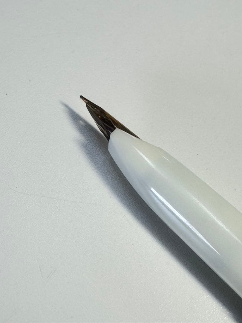 Q187廃盤万年筆 PLATINUM ペン先18K刻印 唐草模様 ビンテージ