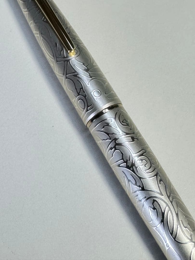 Q187廃盤万年筆 PLATINUM ペン先18K刻印 唐草模様 ビンテージ