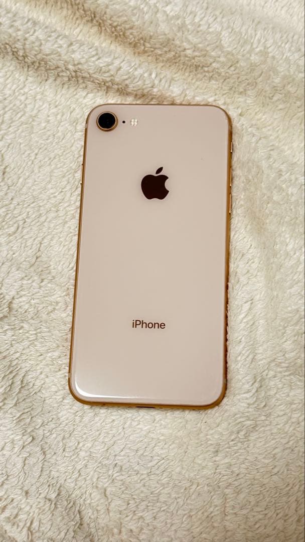 お*り様 Apple iPhone 8 ゴールド 本体