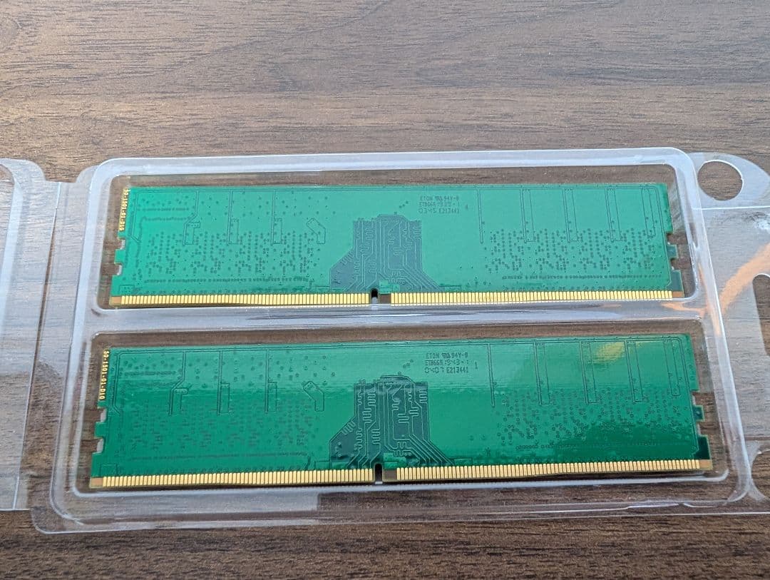 メモリー Crucial DDR4 32GB (8GB 2666 x2, 3200 x2)