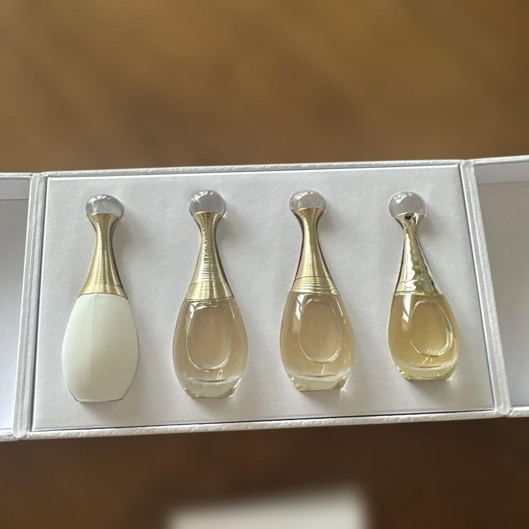 DIORのノベルティセット売りです。未使用