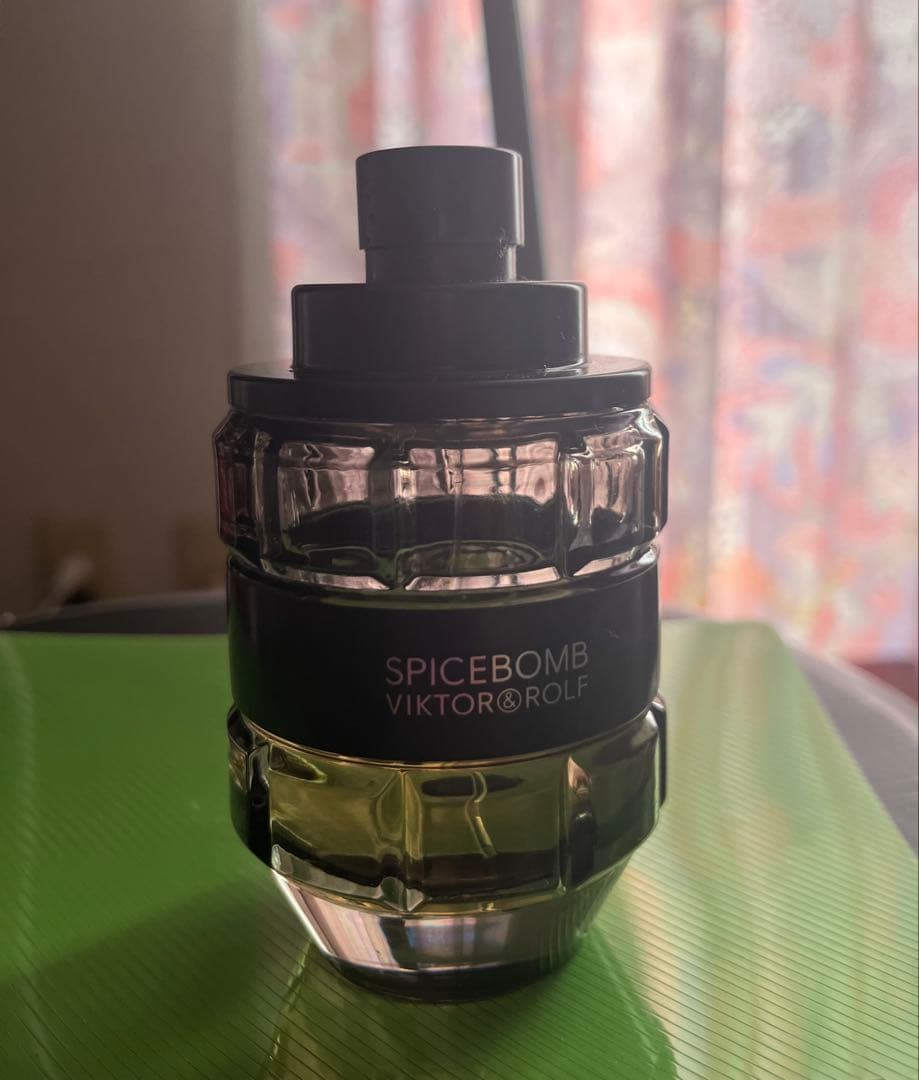 値下げ！ Viktor & Rolf Spicebomb 香水