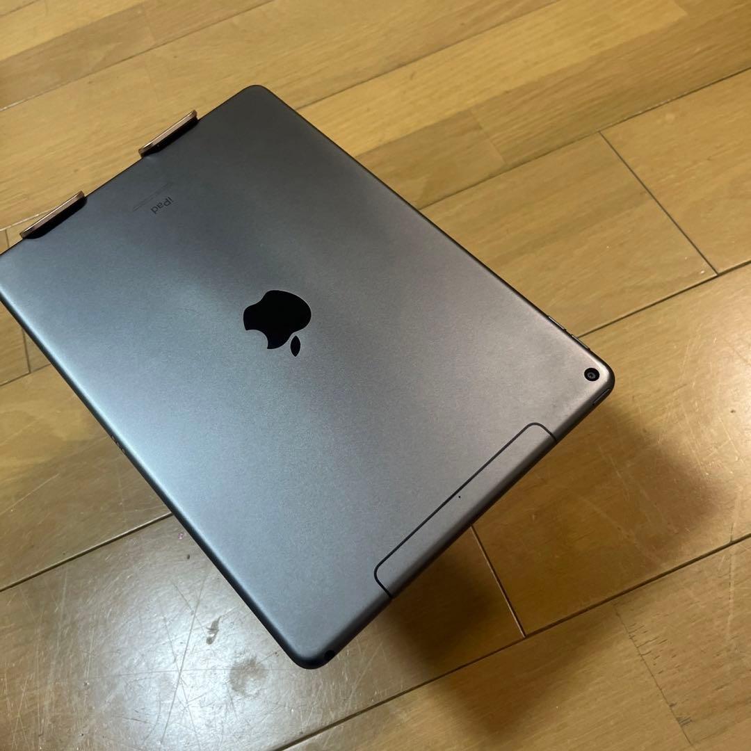 バッテリー85%！iPad Air3世代256GWi-Fi + Cellular