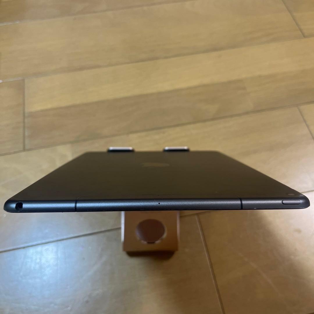 バッテリー85%！iPad Air3世代256GWi-Fi + Cellular