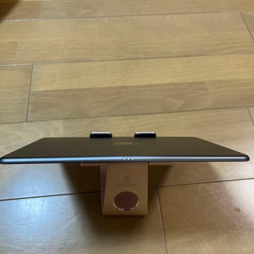 バッテリー85%！iPad Air3世代256GWi-Fi + Cellular
