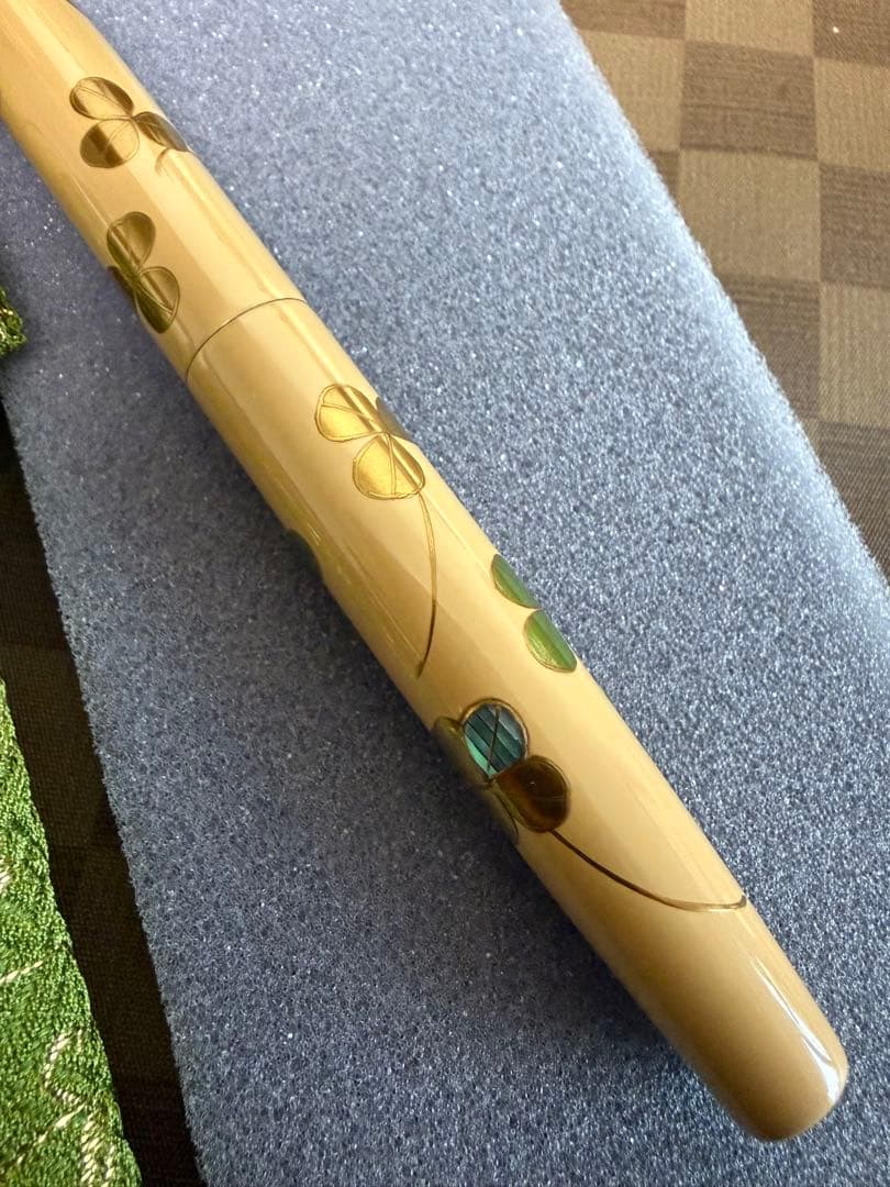 輪島屋善仁万年筆、蒔絵、白漆、クローバー、未使用品