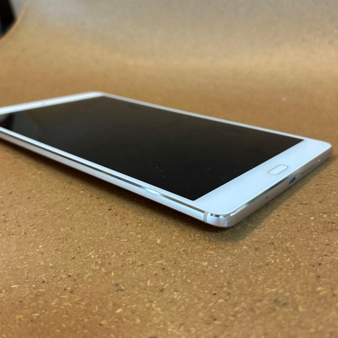 にっし　iPad Air A1474 第1世代 dtab d-01J