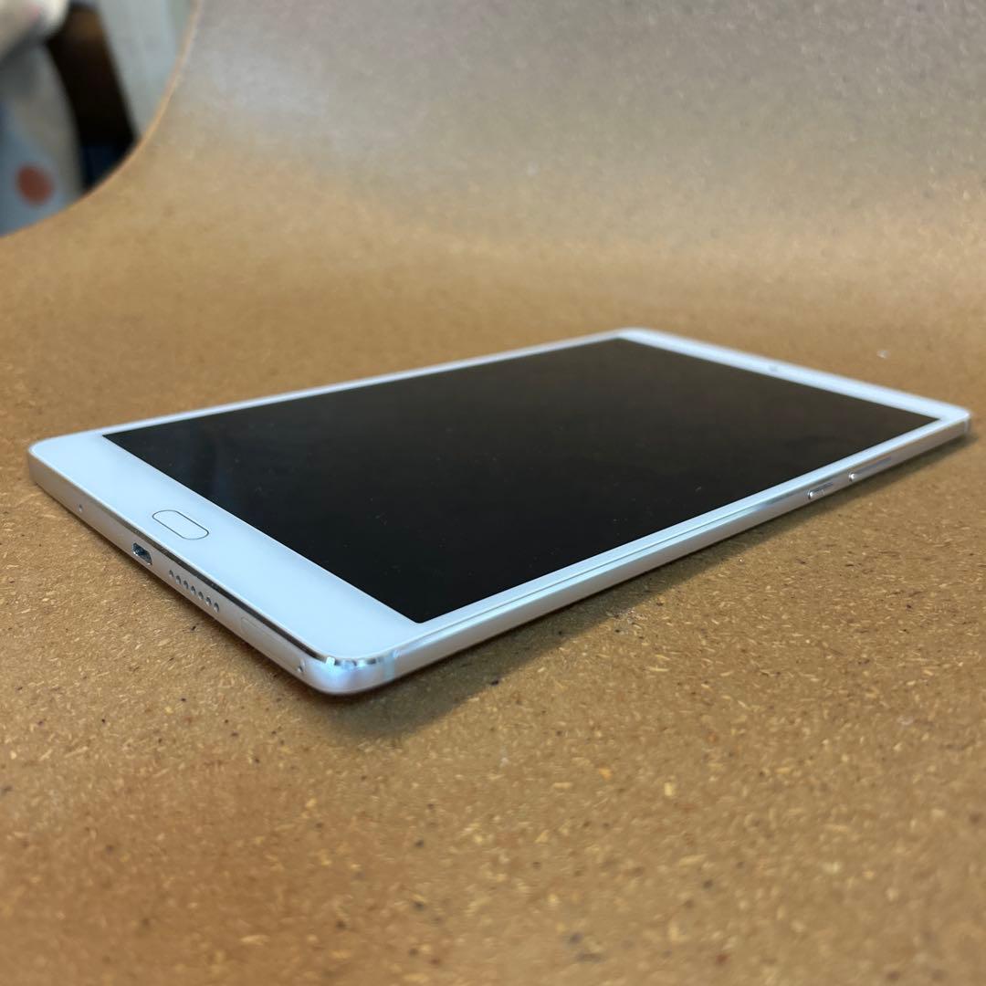 にっし　iPad Air A1474 第1世代 dtab d-01J