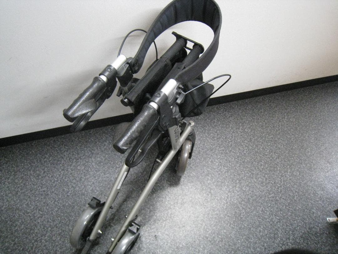 ナブテスコ　CONPAL 抑速ブレーキ付き歩行車 歩行器