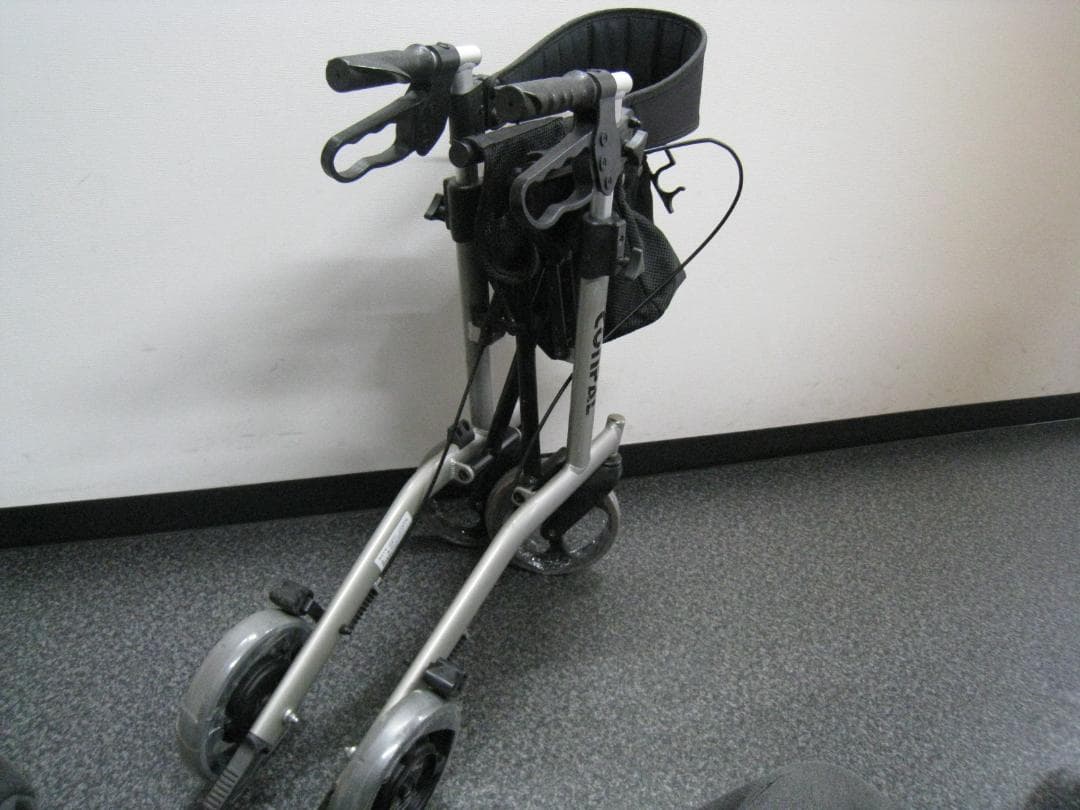ナブテスコ　CONPAL 抑速ブレーキ付き歩行車 歩行器